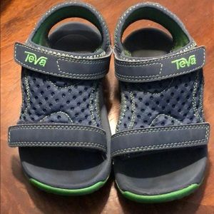 Little boys size 9 Teva sandals, blue.